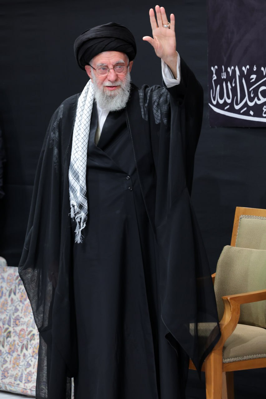 رهبر انقلاب