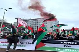 تجمع حامیان فلسطین در مقابل دادگاه لاهه هم‌زمان با دومین روز رسیدگی به جنایات رژیم صهیونیستی