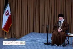 رهبر انقلاب: آن متوهم خیالباف اعلام کرد که ایران ضعیف شده!؛ آینده نشان خواهد داد چه کسی ضعیف شده است