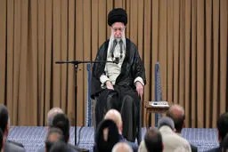 مزاح رهبر انقلاب با حضور پزشکیان در دیدار با نمایندگان مجلس