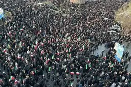 تصاویری از عزاداری مردم در پی شهادت رهبر انقلاب