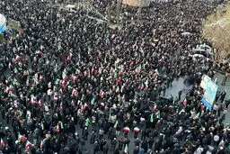 تصاویری از عزاداری مردم در پی شهادت رهبر انقلاب