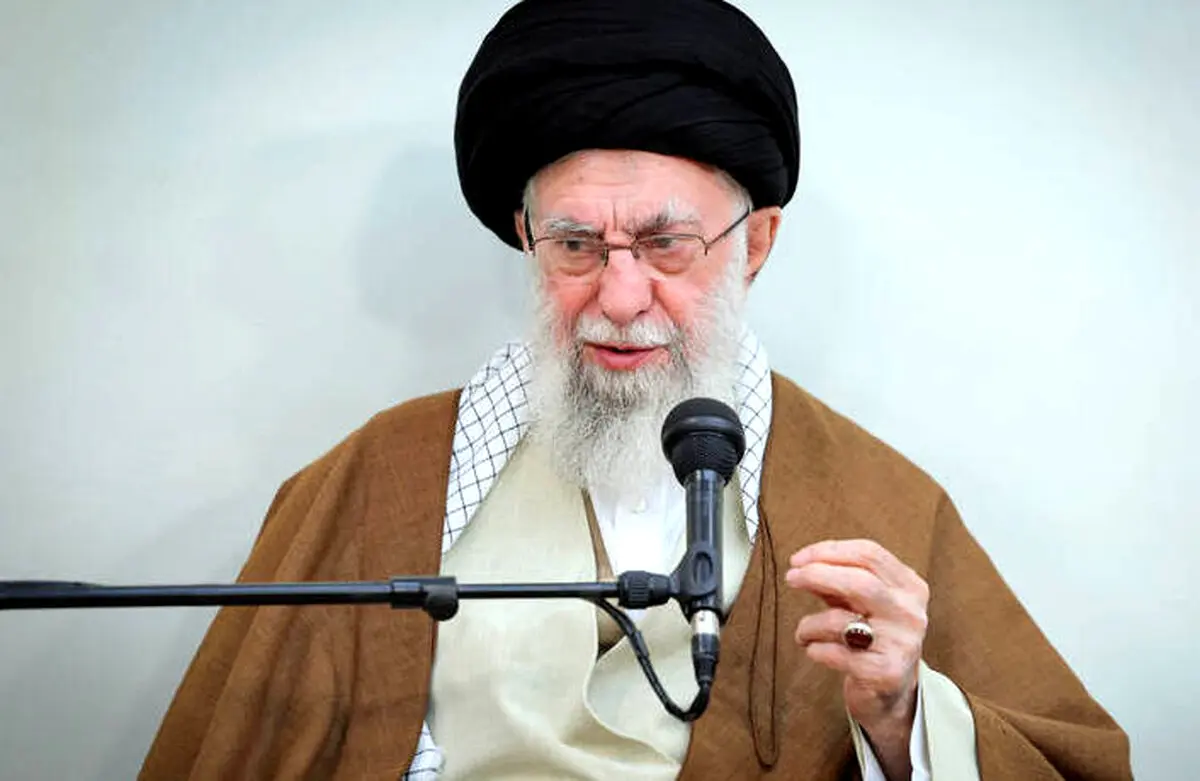 نظر رهبر انقلاب درباره کسب درآمد از فالگیری