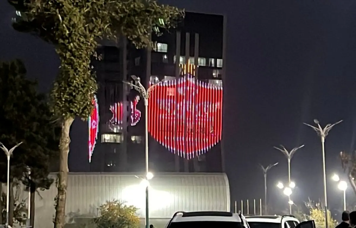 لوگوی پرسپولیس در بزرگ تر ین برج تاجیکستان