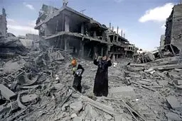 اشک زنان فلسطینی بعد از بازگشت به ویرانه‌های شمال غزه