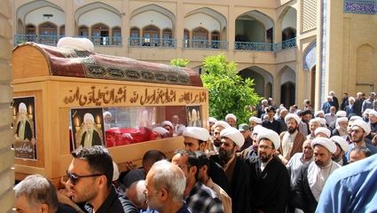 گزارش تکمیلی از مراسم وداع و خاکسپاری آیت الله بنیادی در کازرون 