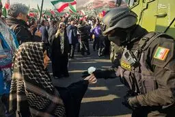 مام وطن خط قرمز است 