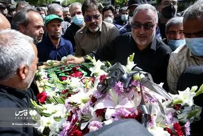  آیت الله موسوی بجنوردی