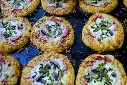 تحویل باورنکردنی پیتزا به مشتریان با مامور پرنده