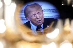 ترامپ : باید نفت ایران را بگیریم!