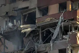 واکنش سناتور ضد ایرانی به کشتار کودکان در بمباران ایران