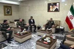 دیدار مقام نظامی بلاروس با فرمانده کل ارتش