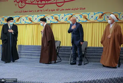 رهبر انقلاب سران نظام