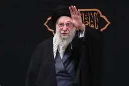 در آغوش ابدی خورشید