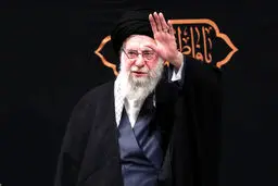 در آغوش ابدی خورشید