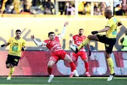گزارش زنده: سپاهان 1 - پرسپولیس 1