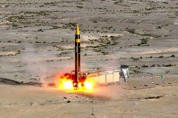 انگشت ایران روی ماشه شلیک موشک رستاخیز به اسرائیل