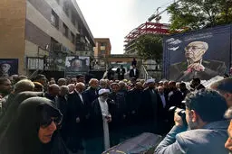 خداحافظی با مردی که آینده ساخت | حضور رئیس جمهور در مراسم وداع با رئیس جامعه خیرین