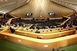 حاشیه‌ مراسم تحلیف/ از فرش قرمز تا عکس یادگاری هیأت‌های خارجی