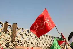 شعار مرگ بر آمریکا در میدان امام حسین(ع)