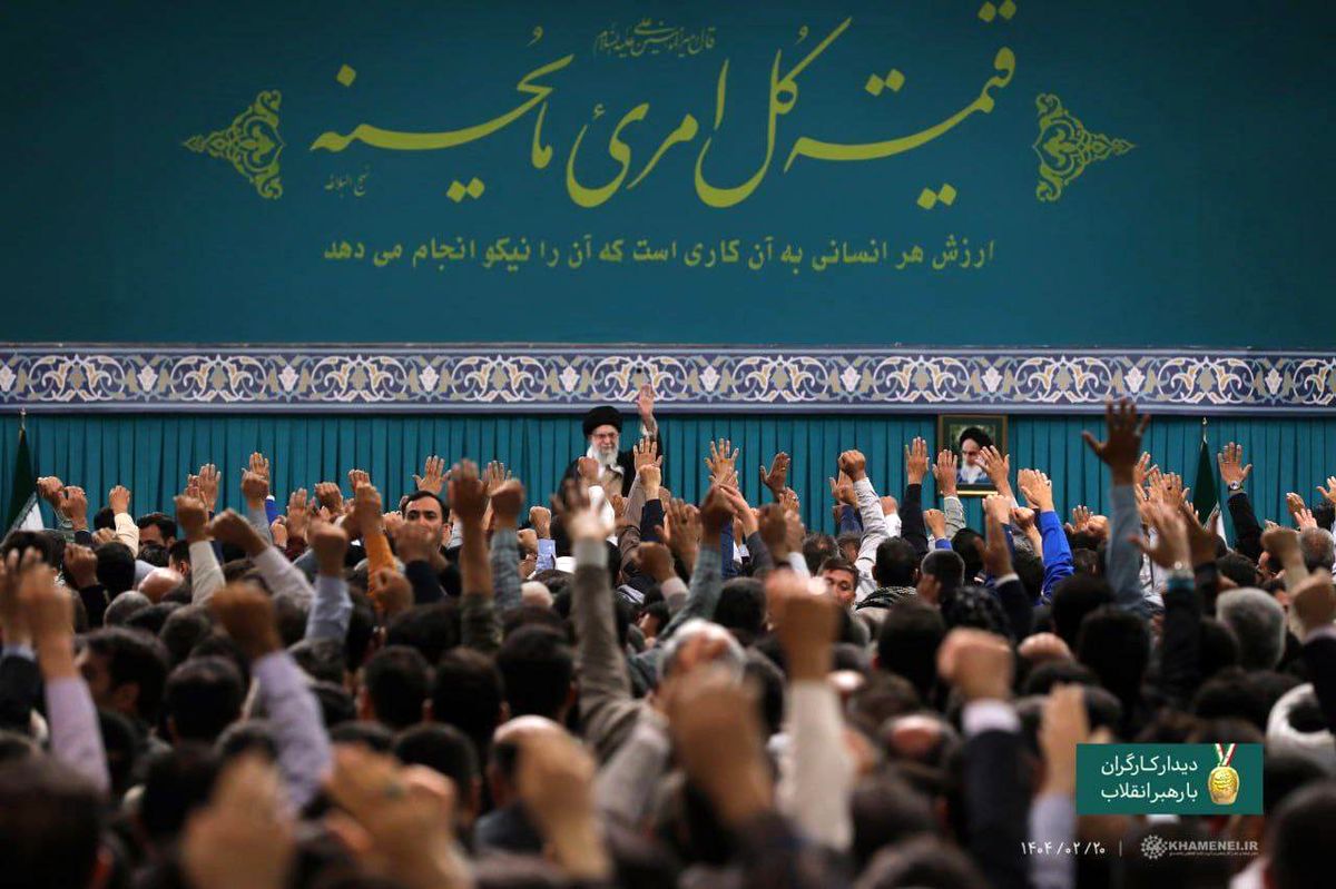رهبر انقلاب: خلاهای موجود را شخص وزیر و دستگاههای مربوط باید رفع کنند | ایمنی کارگران بسیار مهم است و باید تامین شود