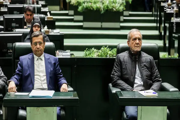 عبدالناصر همتی رئیس بانک مرکزی شد