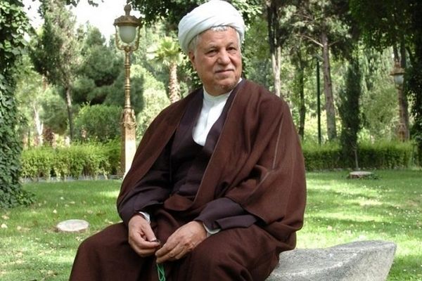 هاشمی رفسنجانی ۴۴ سال پیش در سفینه فضایی! + عکس