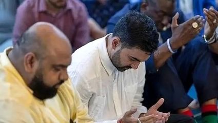  شرکت شهردار جدید نیویورک در نماز جماعت + فیلم