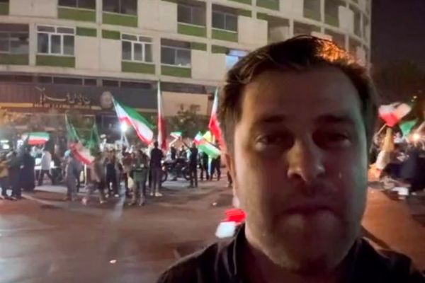 شادی مردم ایران در پی حملات به پایگاه آمریکایی در قطر