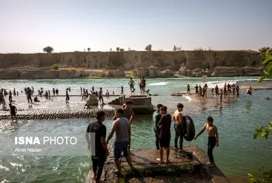 شنا در رودخانه