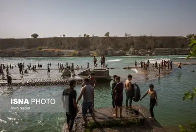 شنا در رودخانه