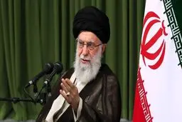 رهبر انقلاب: سینه‌زنى عزاداران حسینى محبّت اهل‌‌بیت را از نسلى به نسل دیگر می‌رساند