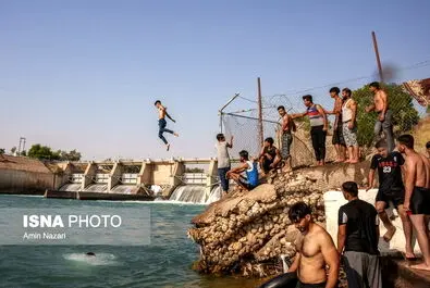 شنا در رودخانه
