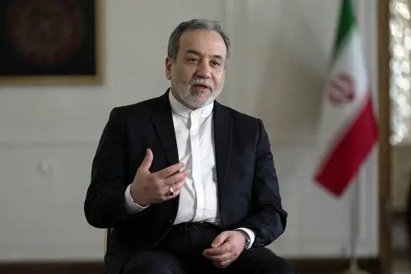 عراقچی : اگر عاقل باشند به ایران حمله نمی کنند
