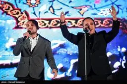 تصویر اجرای موسیقی توسط اشکان خطیبی در نوزدهمین جشن سینمای ایران