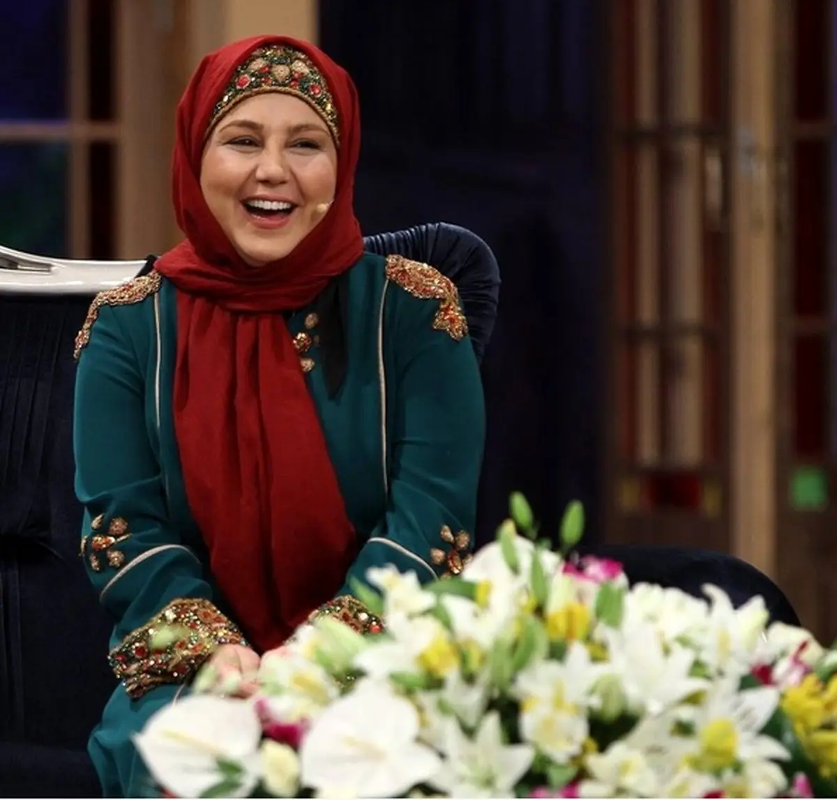 خنده های از ته دل بهنوش بختیاری در دورهمی مدیری/ عکس