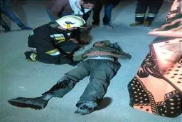 نجات معجزه‌آسای کارگر پس از سقوط ۸ طبقه‌ای/ عکس