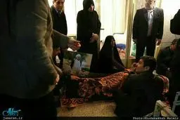 پيكر  هاشمى رفسنجانی در كنار اتاق امام پس از مراسم وداع و قبل از تغسيل/عکس
