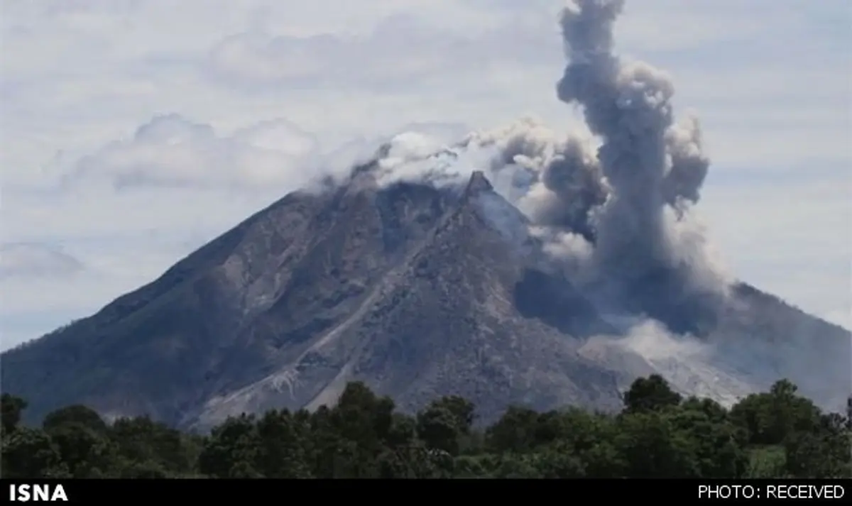 باران خاکستر بر سر چندین روستای اندونزی+عکس