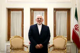 چرا ظریف از کسانی که قدشان کوتاه اما صدایشان بلند است سیلی می خورد ؟