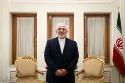 چرا ظریف از کسانی که قدشان کوتاه اما صدایشان بلند است سیلی می خورد ؟