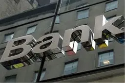 مدیران بانکی در غرب چقدر حقوق و مزایا می گیرند؟