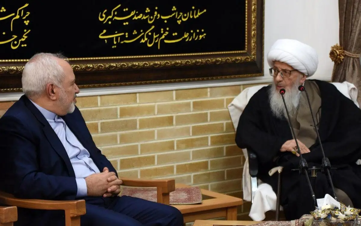 آیت الله وحید خراسانی در دیدار ظریف: باید با دنیا با زبان ملایم صحبت کرد/ به آقای روحانی سلام برسانید؛ بگویید در فکر کار مردم باشند