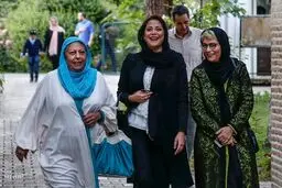 طناز طباطبایی و ثریا قاسمی در رونمایی از پوستر ویلایی ها/عکس