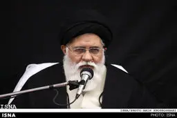 آیت‌الله علم‌الهدی: متولیان سیاست خارجی با دشمن دست دادند و به او لبخند زدند