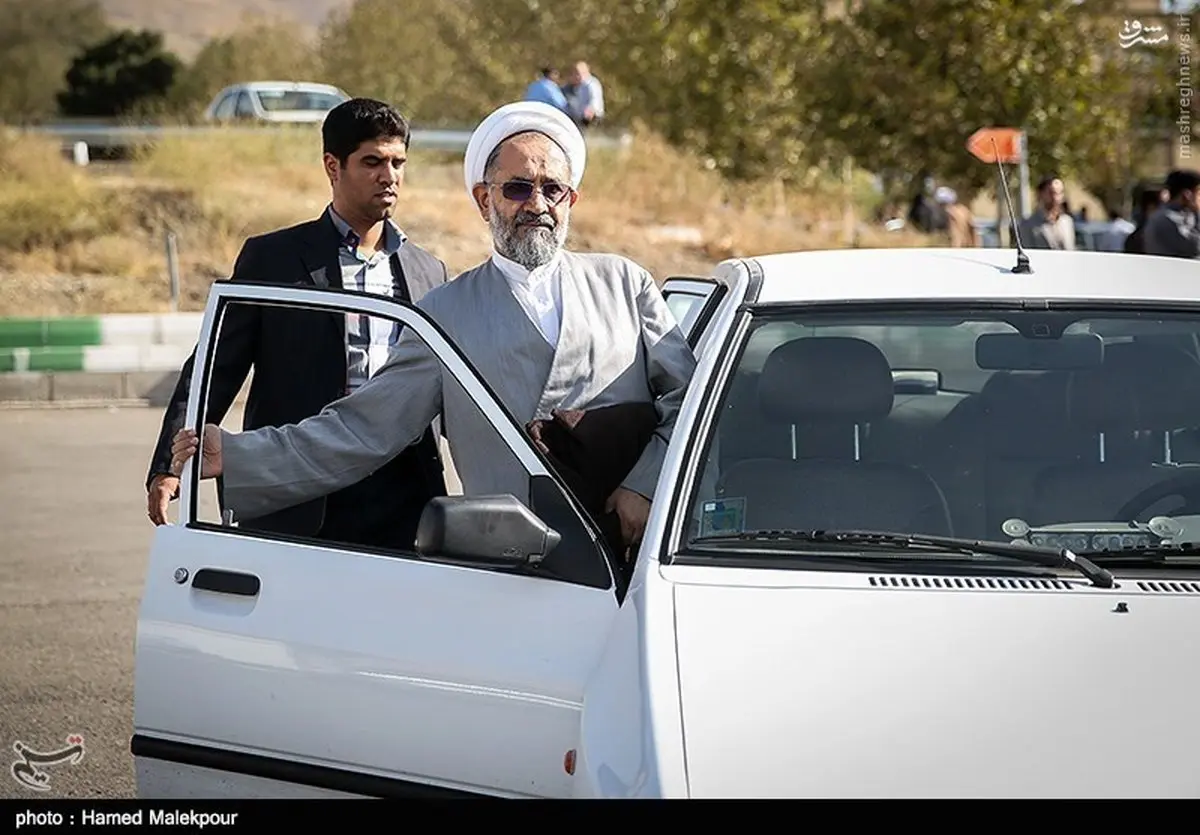 عکس/ ماشین وزیر اطلاعات سابق