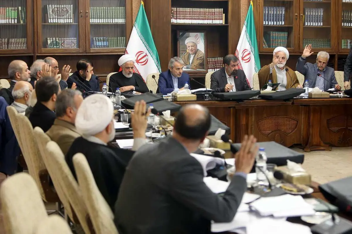 رئیس، دبیر و اعضای مجمع تشخیص مصلحت نظام منصوب شدند/هاشمی شاهرودی رئیس شد/ محمود احمدی‌نژاد ابقا شد /قالیباف، رئیسی و توکلی به عضویت مجمع درآمدند