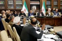رئیس، دبیر و اعضای مجمع تشخیص مصلحت نظام منصوب شدند/هاشمی شاهرودی رئیس شد/ محمود احمدی‌نژاد ابقا شد /قالیباف، رئیسی و توکلی به عضویت مجمع درآمدند