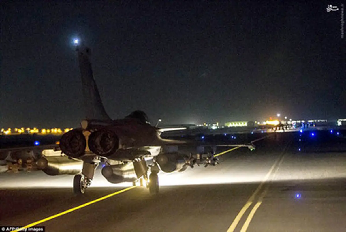 جنگنده‌های فرانسوی مواضع داعش را بمباران کردند/تصاویر