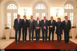 عکس یادگاری وزرای خارجه ایران و ۱ + ۵ پیش از شروع مذاکرات
